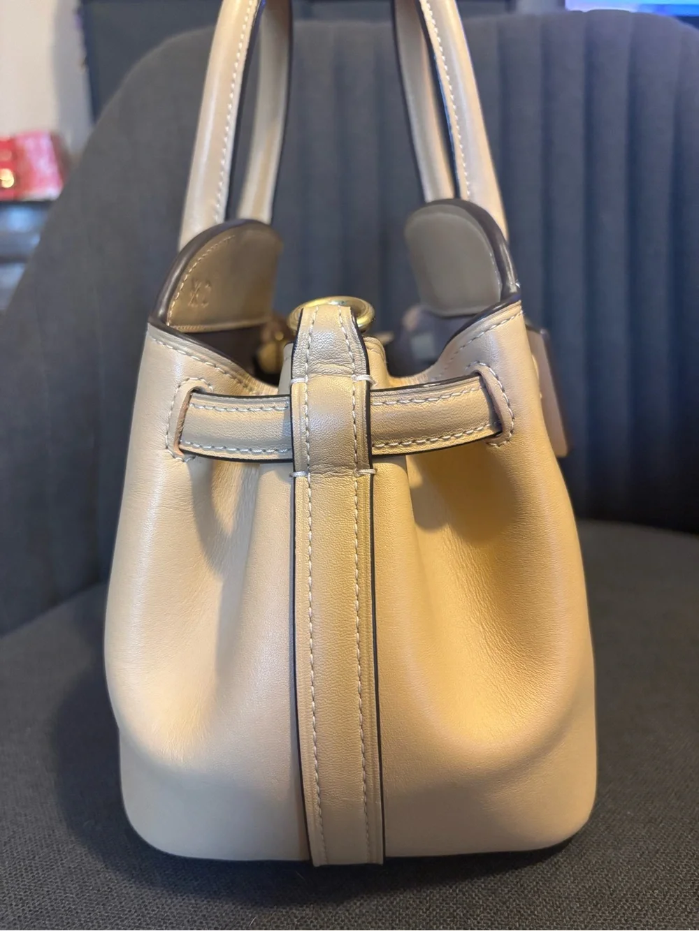 Coach Empire Carryall Bag 26 in Tan 🤎